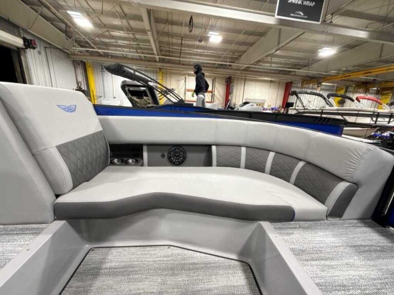 2026 Bennington 23LTFB - Blackout US-ETWS9046J526 [photo 5]